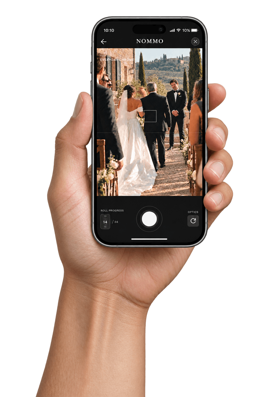 A guest using Nommo to photograph a wedding ceremony